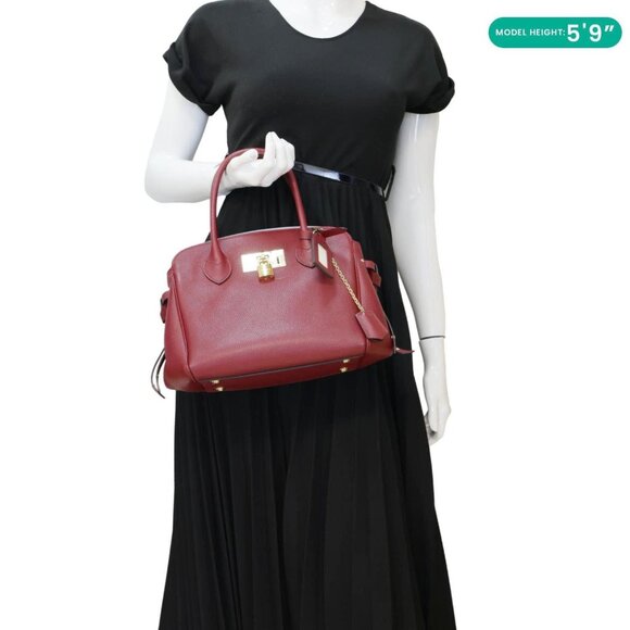 Louis Vuitton  Milla PM Veau Nuage Leather Shoulder Bag Red - Picture 2 of 14